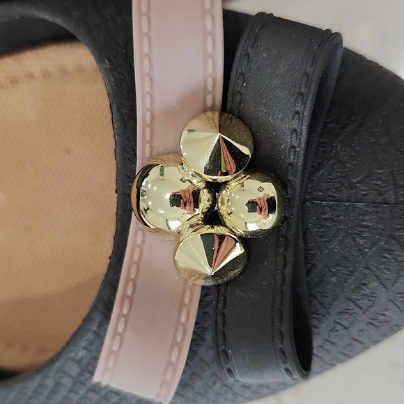 Black Flats Size 9 - Picture 2 of 4